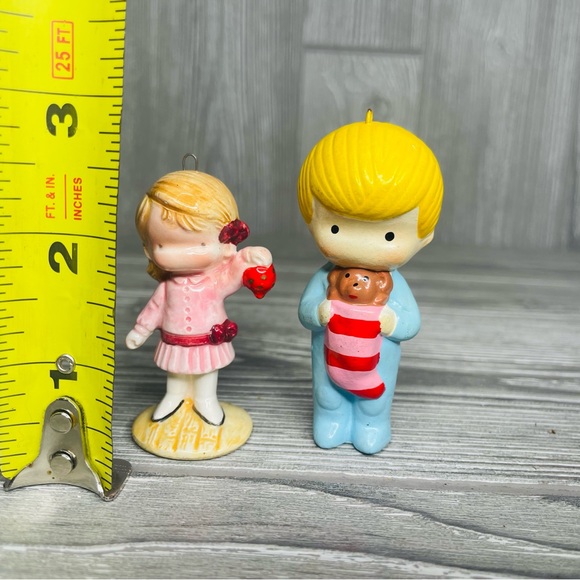 Vintage Christmas Ornament Joan Walsh Anglund for w/  orniment & boy w/ stocking - Picture 4 of 6